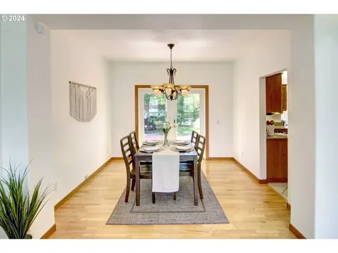 4060 Hampshire Lane Eugene OR 97404