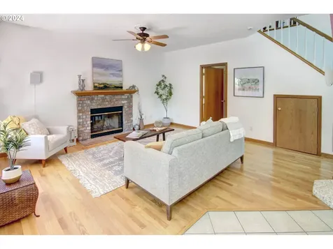 4060 Hampshire Lane Eugene OR 97404
