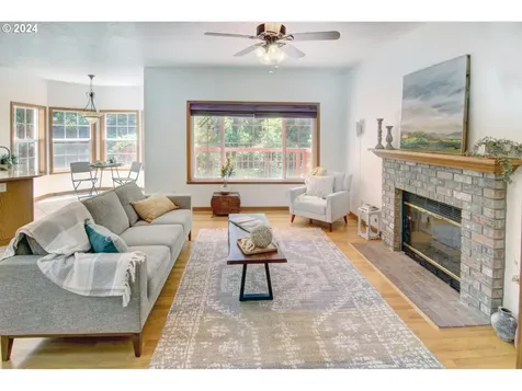 4060 Hampshire Lane Eugene OR 97404