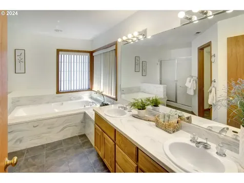 4060 Hampshire Lane Eugene OR 97404
