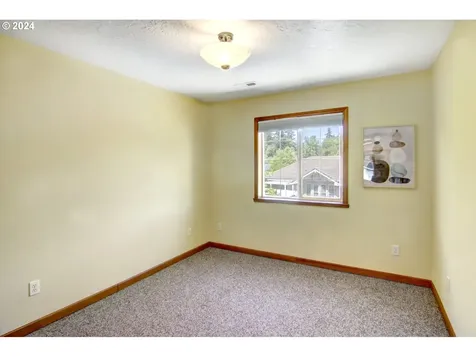 4060 Hampshire Lane Eugene OR 97404