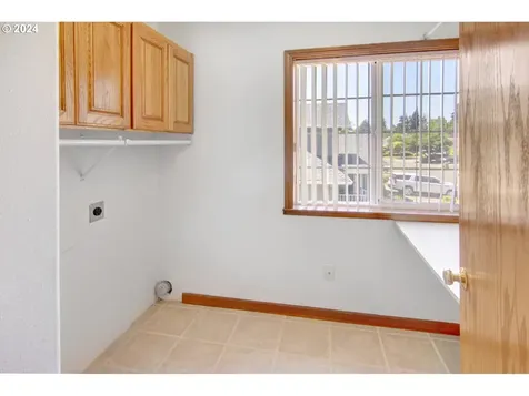 4060 Hampshire Lane Eugene OR 97404