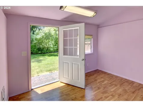 4060 Hampshire Lane Eugene OR 97404