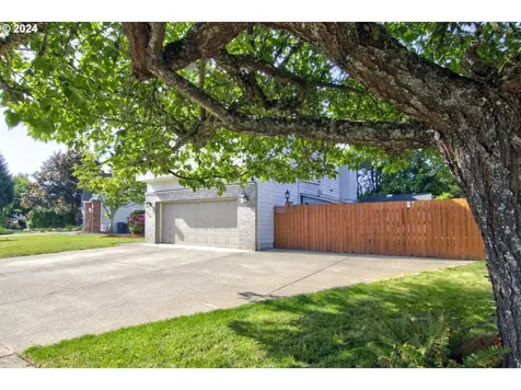 4060 Hampshire Lane Eugene OR 97404