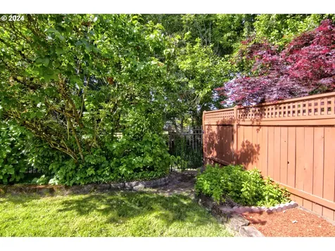 4060 Hampshire Lane Eugene OR 97404