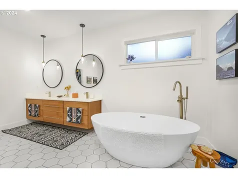 3600 NE 36th Avenue Vancouver WA 98661