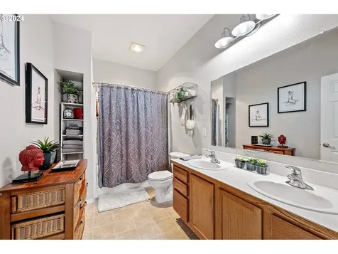 610 N 1st Street Creswell OR 97426