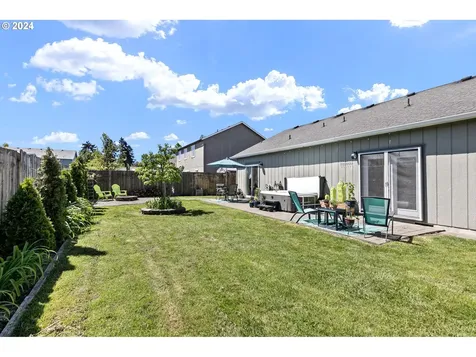 610 N 1st Street Creswell OR 97426