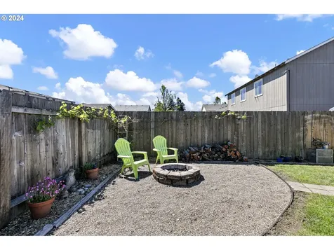610 N 1st Street Creswell OR 97426