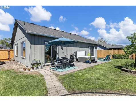 610 N 1st Street Creswell OR 97426