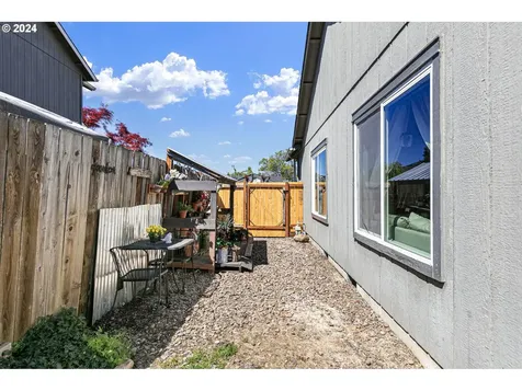 610 N 1st Street Creswell OR 97426