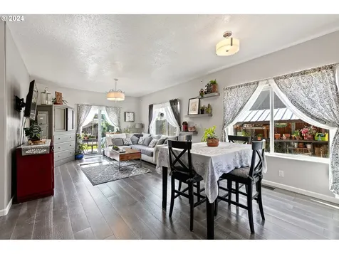610 N 1st Street Creswell OR 97426