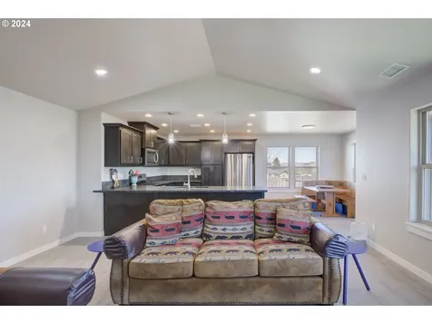 575 Brady Lane Roseburg OR 97471