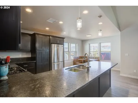 575 Brady Lane Roseburg OR 97471