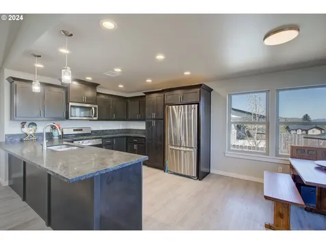 575 Brady Lane Roseburg OR 97471