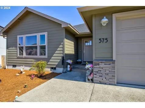 575 Brady Lane Roseburg OR 97471