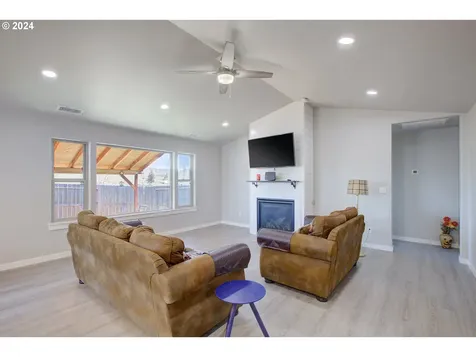 575 Brady Lane Roseburg OR 97471