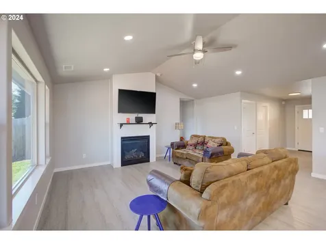 575 Brady Lane Roseburg OR 97471