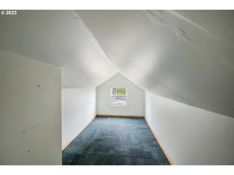 4915 Ne Cleveland Avenue Portland OR 97211