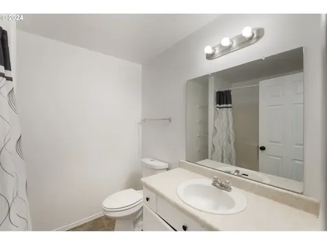 888 Pana Street Woodburn OR 97071