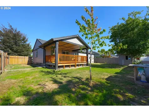 888 Pana Street Woodburn OR 97071