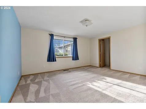302 E Farrer Street Yacolt WA 98675