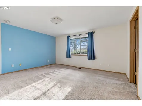 302 E Farrer Street Yacolt WA 98675