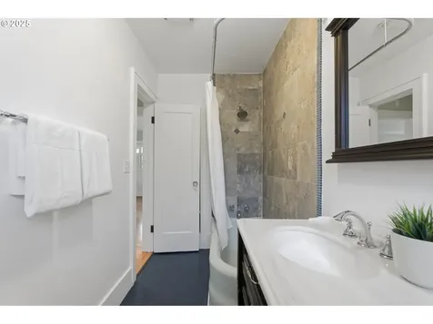 5305 NE 27th Avenue Portland OR 97211
