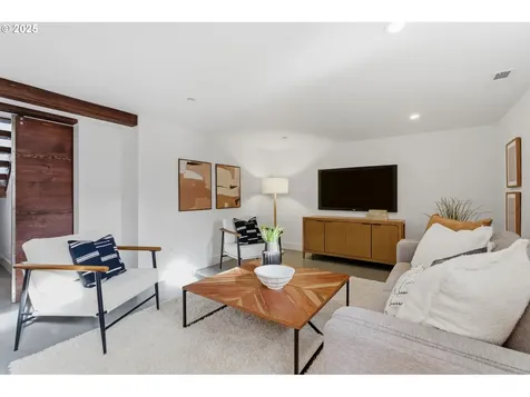 5305 NE 27th Avenue Portland OR 97211