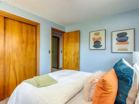 1752 Se 96th Avenue Portland OR 97216