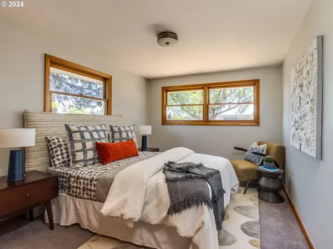 1752 Se 96th Avenue Portland OR 97216