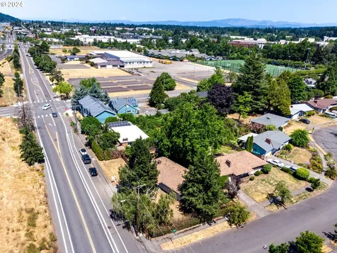 1752 Se 96th Avenue Portland OR 97216