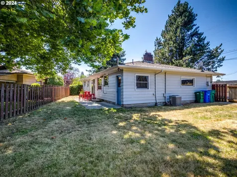 1752 Se 96th Avenue Portland OR 97216