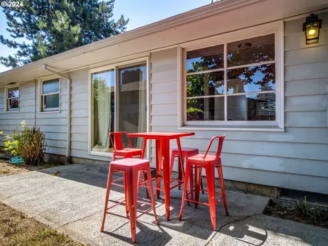 1752 Se 96th Avenue Portland OR 97216