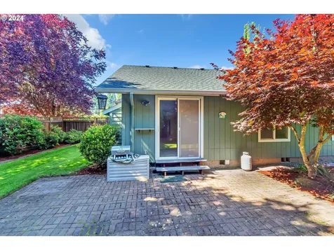 862 Corvette Lane Eugene OR 97404