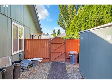 862 Corvette Lane Eugene OR 97404