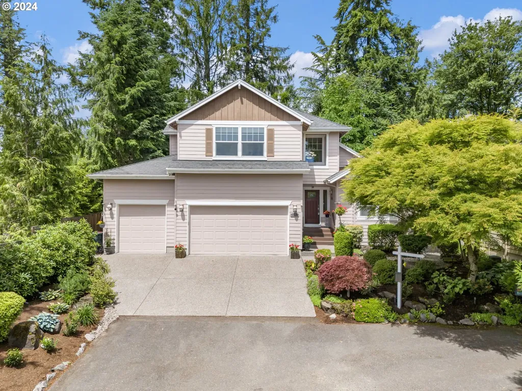 8747 NW Kearney Street Portland OR 97229