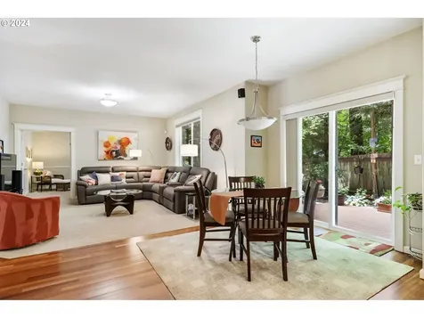8747 NW Kearney Street Portland OR 97229