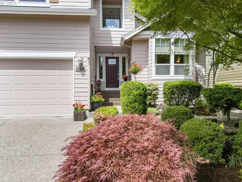 8747 NW Kearney Street Portland OR 97229