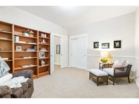 8747 NW Kearney Street Portland OR 97229