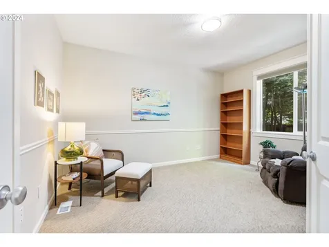 8747 NW Kearney Street Portland OR 97229