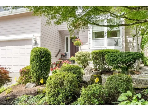 8747 NW Kearney Street Portland OR 97229