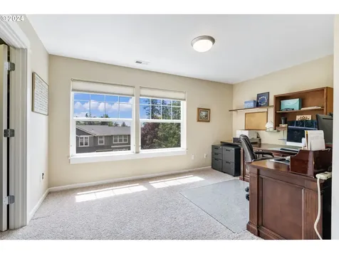 8747 NW Kearney Street Portland OR 97229