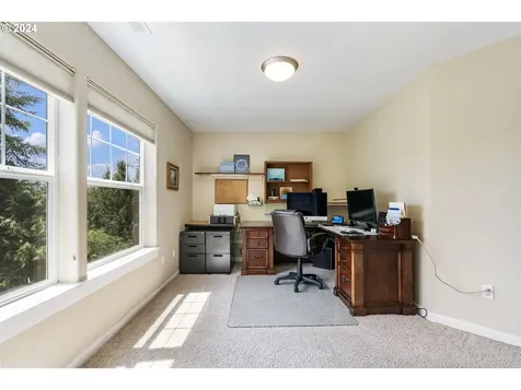 8747 NW Kearney Street Portland OR 97229