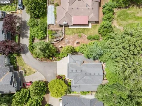 8747 NW Kearney Street Portland OR 97229