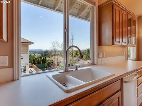 15915 Sw Hampshire Terrace Portland OR 97224