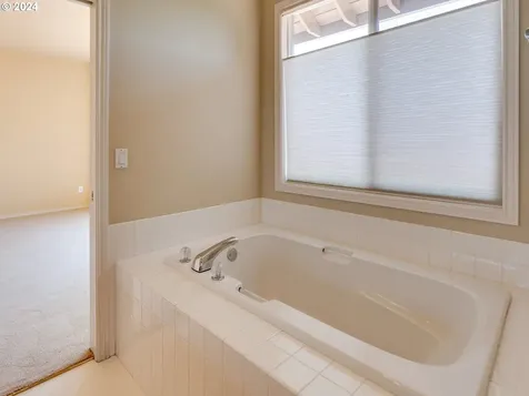 15915 Sw Hampshire Terrace Portland OR 97224