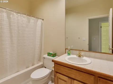 15915 Sw Hampshire Terrace Portland OR 97224