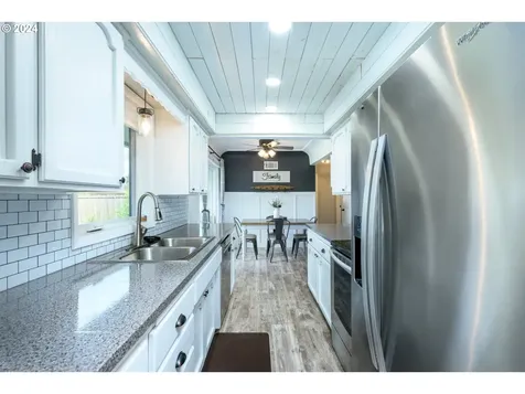1221 Ne 27th Street Mcminnville OR 97128