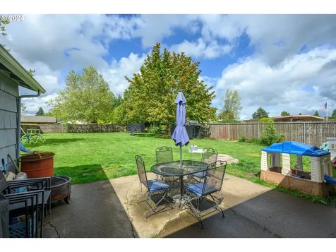 1221 Ne 27th Street Mcminnville OR 97128